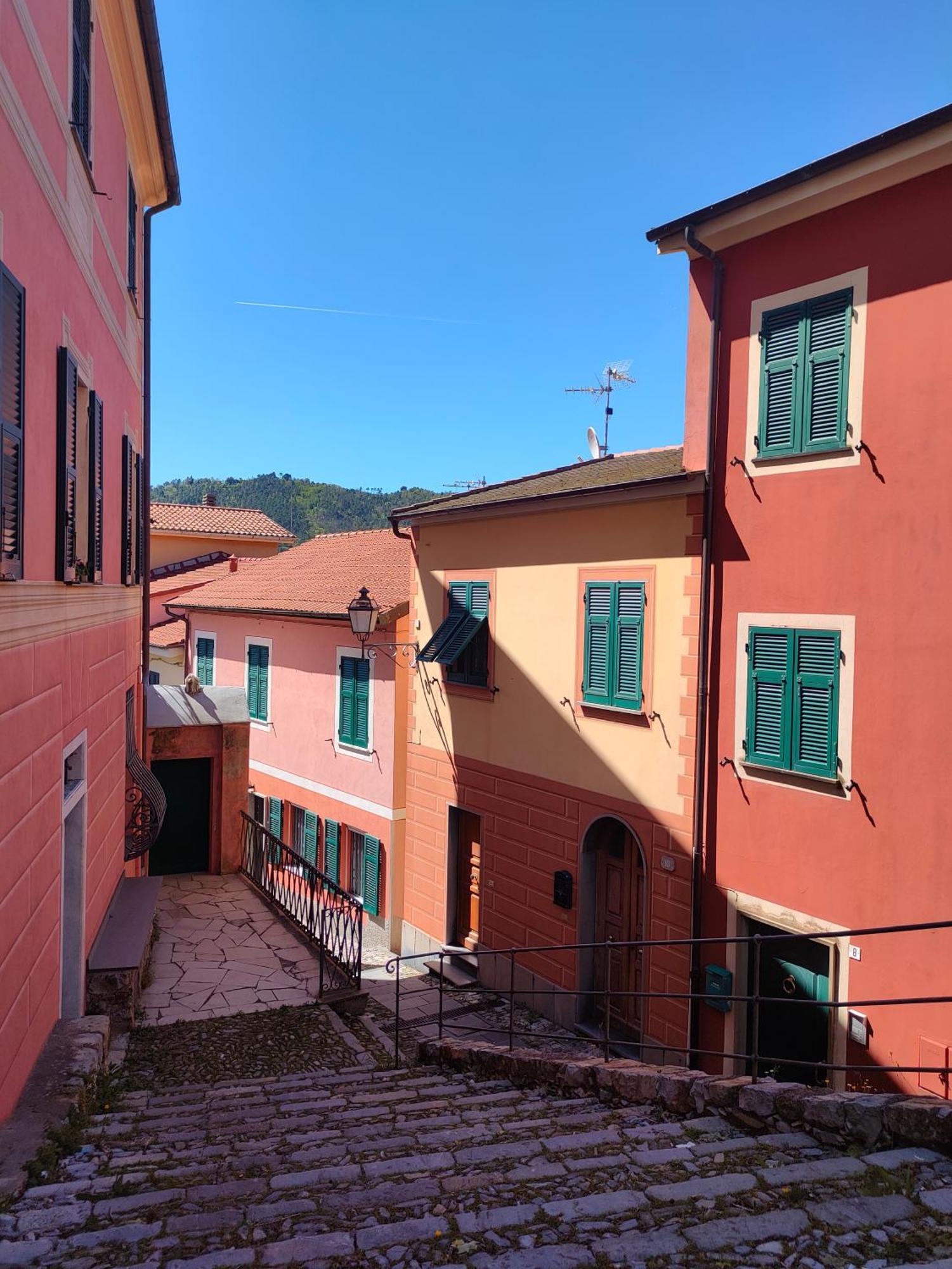 Tra Le Cinque Terre, Camogli E Portofino Con Scorcio Mare All'orizzonte *