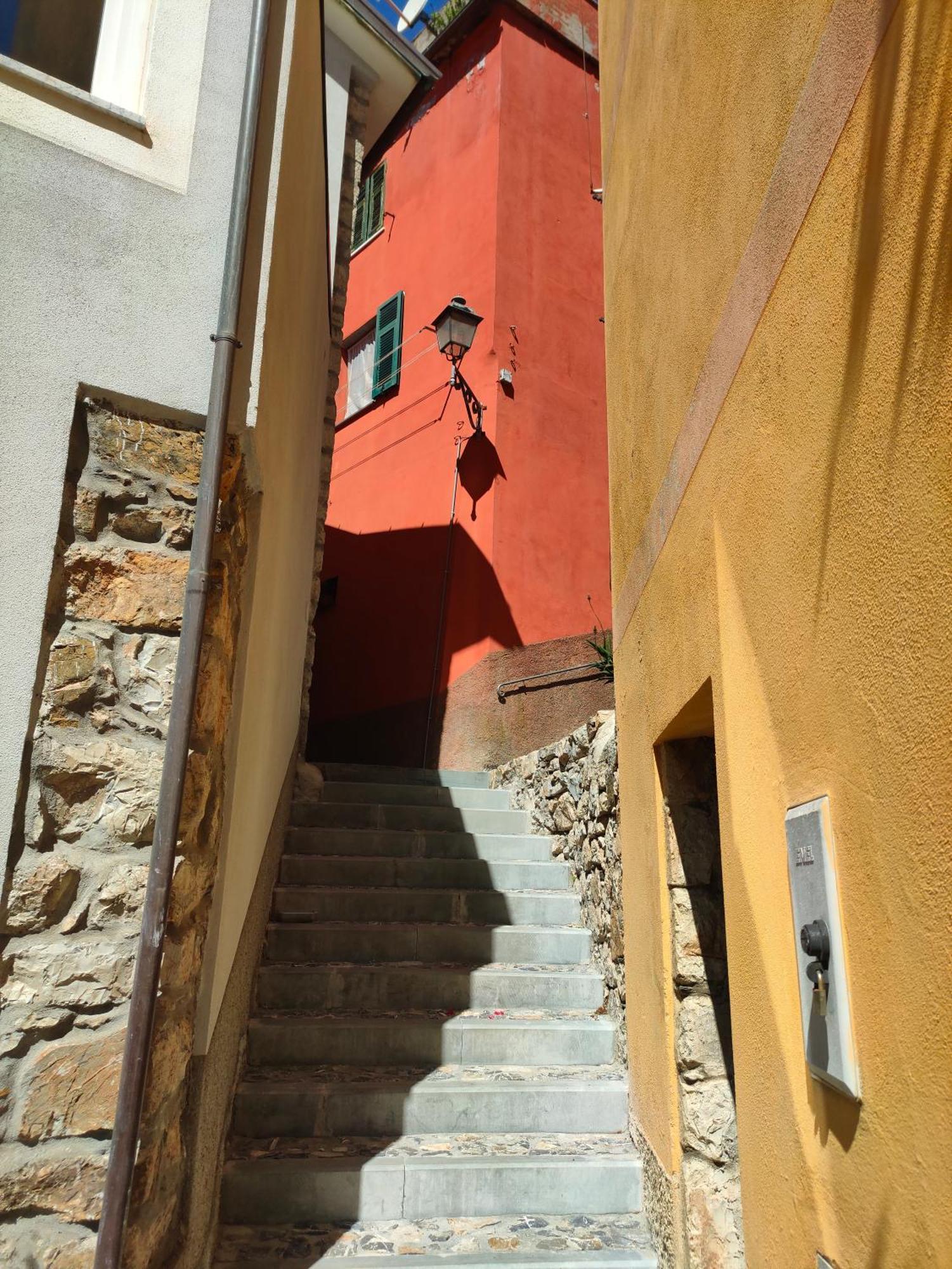 Tra Le Cinque Terre, Camogli E Portofino Con Scorcio Mare All'orizzonte * Castiglione Chiavarese