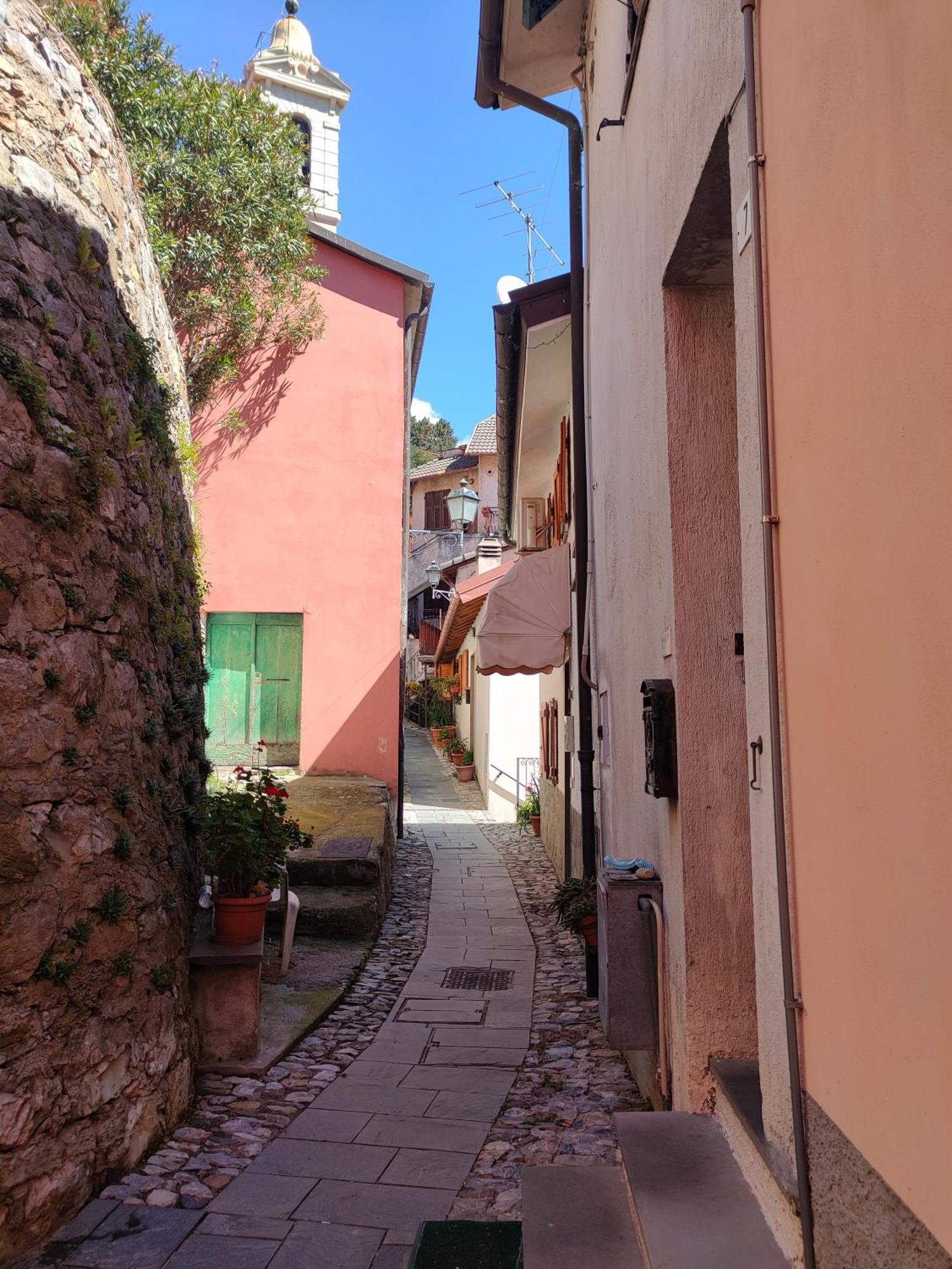 Tra Le Cinque Terre, Camogli E Portofino Con Scorcio Mare All'orizzonte * Castiglione Chiavarese