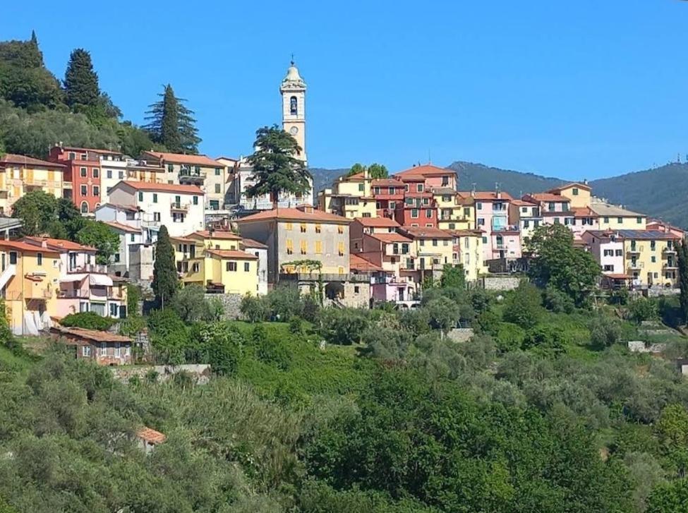 Tra Le Cinque Terre, Camogli E Portofino Con Scorcio Mare All'orizzonte Castiglione Chiavarese