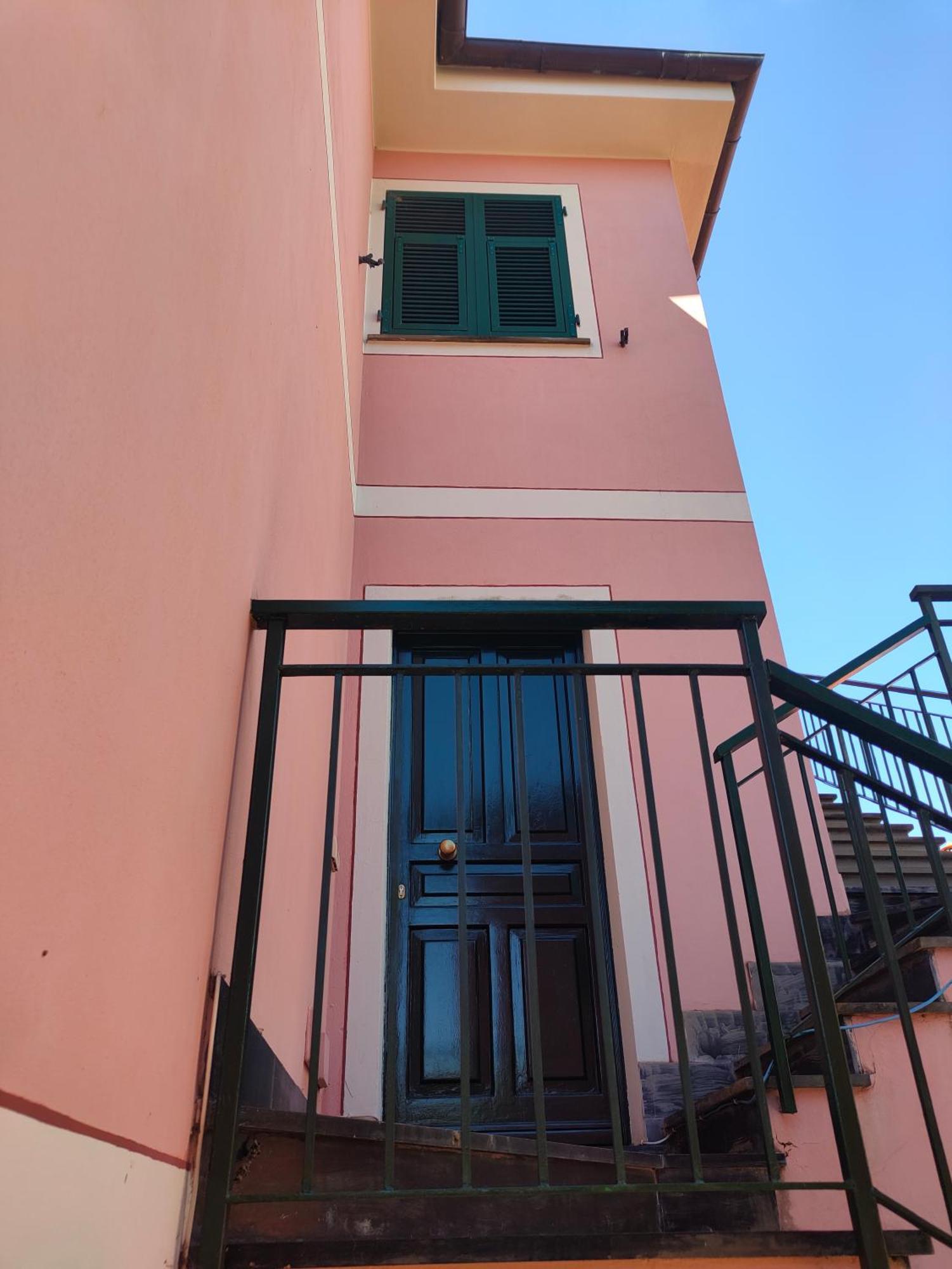 Tra Le Cinque Terre, Camogli E Portofino Con Scorcio Mare All'orizzonte * Castiglione Chiavarese