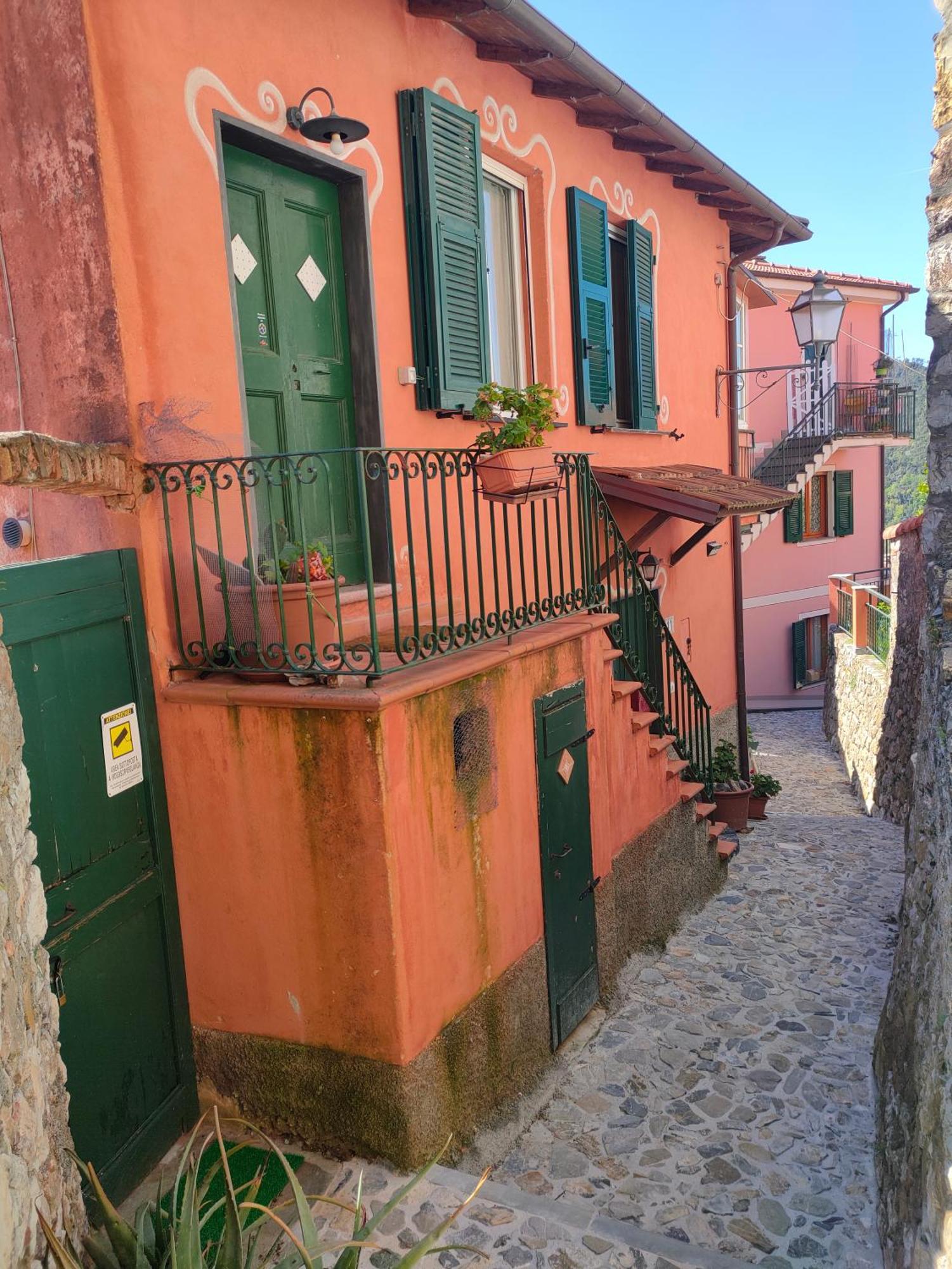Tra Le Cinque Terre, Camogli E Portofino Con Scorcio Mare All'orizzonte Castiglione Chiavarese